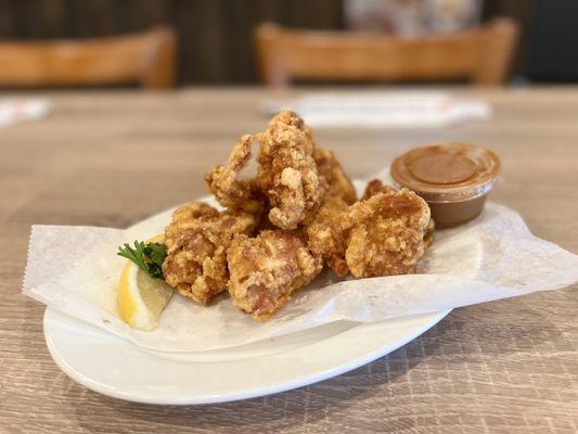 Juicy Fried Chicken - comes with a peanut sauce and lemon- very juicy!