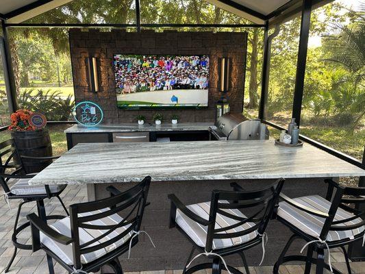 Pool screen; outdoor kitchen and bar!