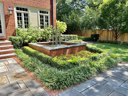 From fountains to foliage, we've got your gardenscape covered.