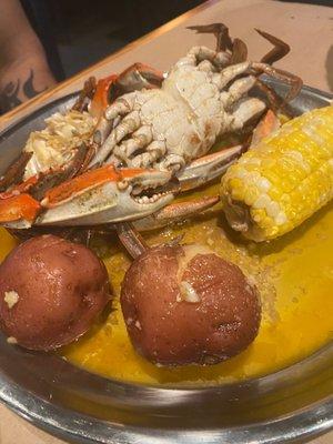 1lb Blue Crab Side Garlic Butter 1 Corn 3Piece 3 Red Potatoes