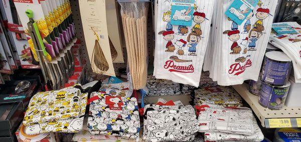 Peanuts hot pads and kitchen towels