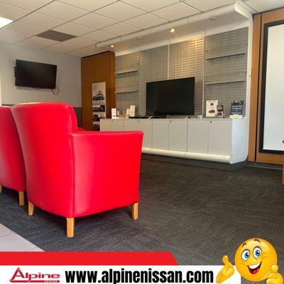 Alpine Nissan of Denver Service waiting lounge area