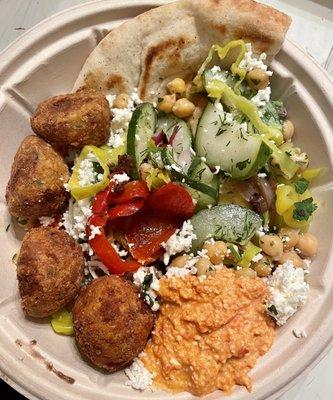 Grain bowl with falafel