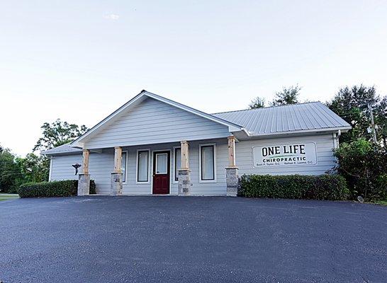 The front of One Life Chiropractic & Gulf Coast UltraSlim located at 311 W. Laurel Ave., Foley, AL.