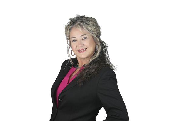 Sabrina Armstrong Florida Real Estate Agent since 2008 Bilingual English/Spanish Selling or Buying call me 904-788-2472