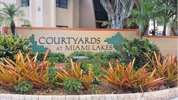 Courtyards apartments