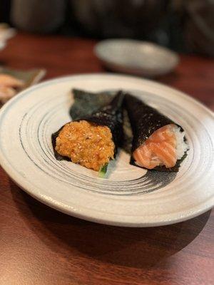 Spicy salmon handroll and salmon handroll