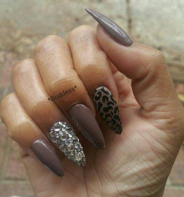 My second picture to you all from Diamond Nails... If I haven't said it before... Try Them Out!!!