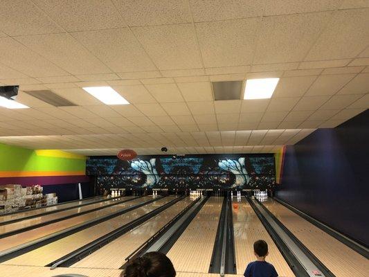 8 family friendly bowling lanes.