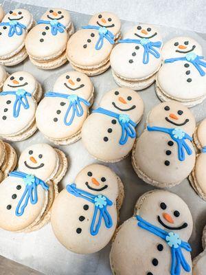 Snowmen Macarons (GLUTEN FREE) - "hot chocolate" filled: ring of toasted marshmallow buttercream with chocolate ganache in center.