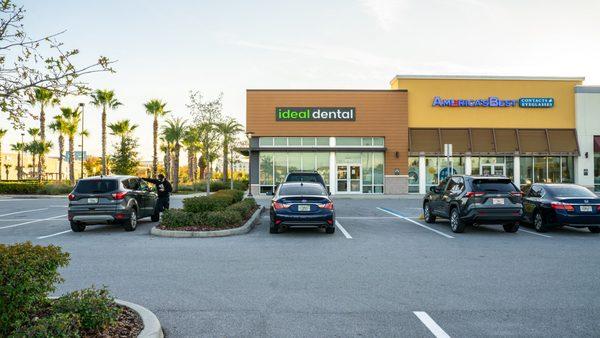 Ideal Dental Lee Vista