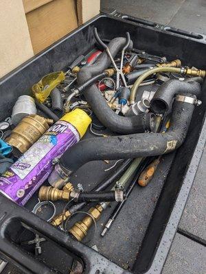 A photo of a tool cart sitting outside of this location. A demonstration of the "tight ship" that this Valvoline apparently runs.