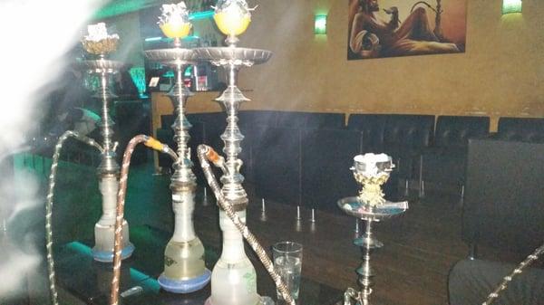 Happy hour 2 for 1 hookah