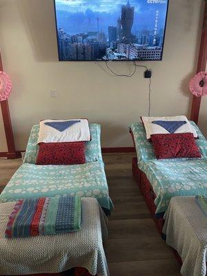 Nice beds for foot massage