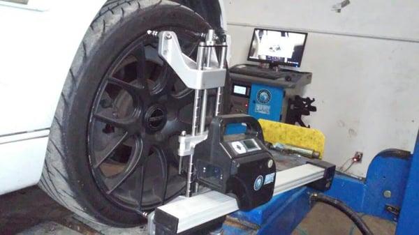 wheel alignment system