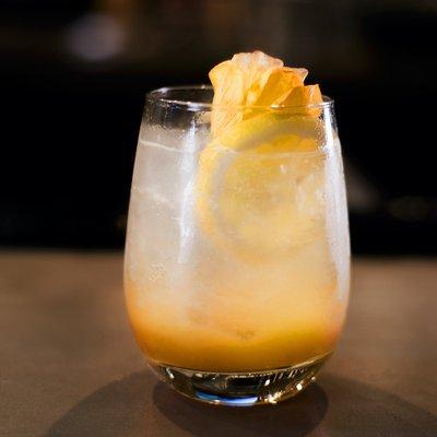 PASSION-UP - passionfruit, sparkling white wine, lemongrass