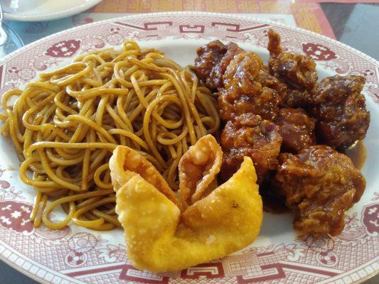 Lo mein, wonton and general TSO chicken