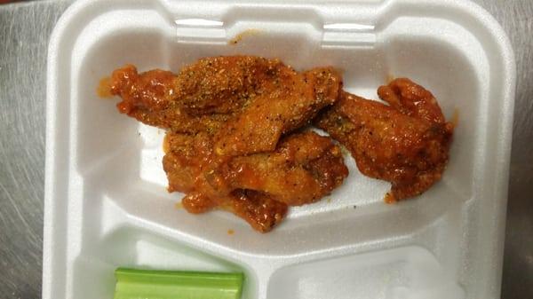 Hot wings with celery