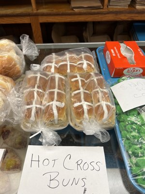 SPRING IS COMING!!
New seasonal specials, Hot Cross Buns and our Irish Soda Bread