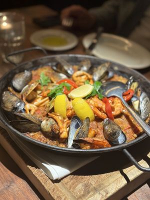 Seafood paella