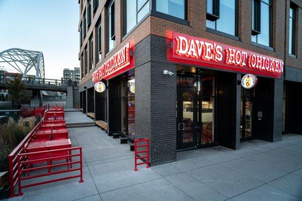 Dave's Hot Chicken - Exterior Pic