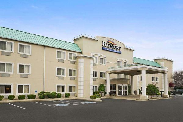 Welcome to the Baymont Inn & Suites HaubstadtEvansville North