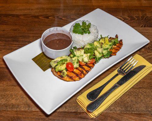 Grilled chicken breast, Avocado salad, white rice and black beans