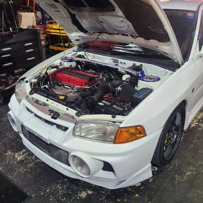 Mitsubishi JDM evolution in for some noise while driving