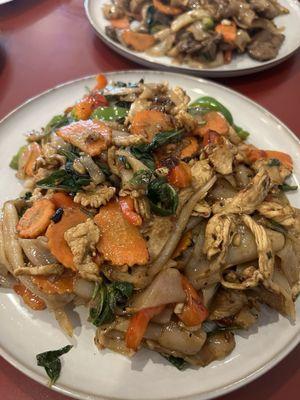 Chicken drunken noodles