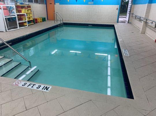 Indoor swimming pool for learn to swim lessons near the Miami River