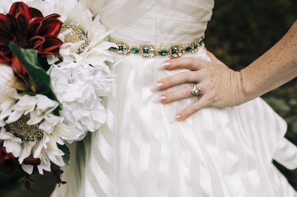 Monique gave me the most picturesque nails for my wedding. I even got a feature on insta for them. Such a gorgeous natural ombre chrome set.