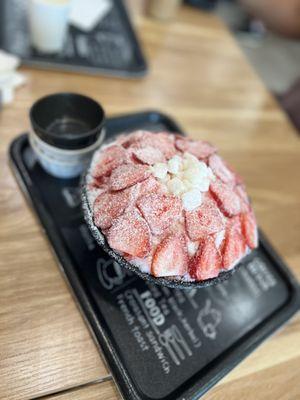 Strawberry bingsoo