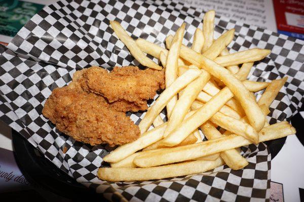 Kids meal: Chicken fingers and fries