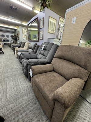 Recliner chairs