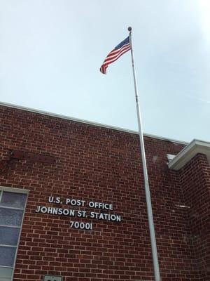 A post office that respects the American flag.