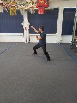 GM Calvin Chin showing corner back fist!