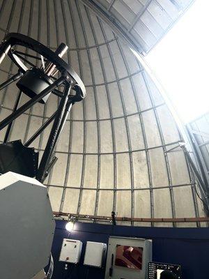 Telescope observatory