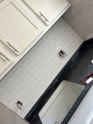 White backsplash installation