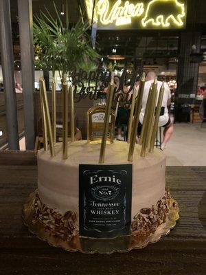 Did another custom BOURBON cake and it was absolutely! Highly recommend updates 4-06-2021