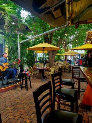 Ross Brown, great guitarist, provided the perfect music for a sandwich and drink at the bar.