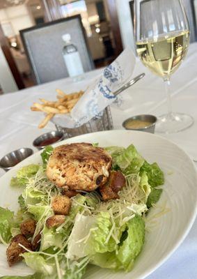 Ceaser salad w/ crabcake