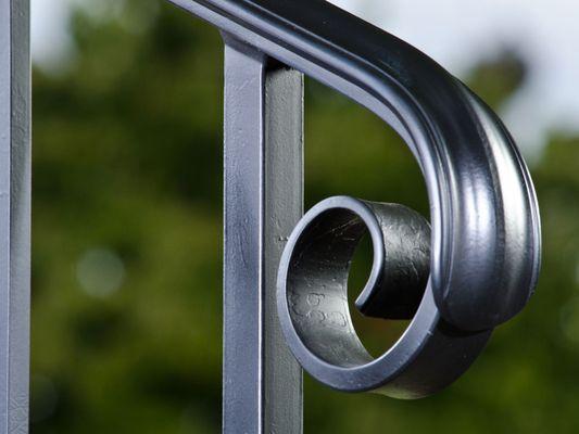 Classic exterior handrail