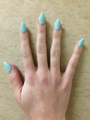 Full gel set almond shaped in mint