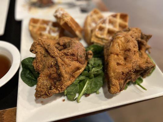 CHICKEN & WAFFLES