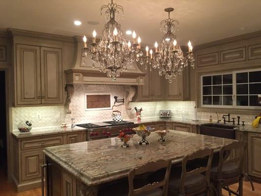 Kitchen Lighting from top to bottom, under cabinet lighting, pendant lighting and recessed lights change the look of any room