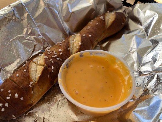 Pretzel & beer cheese