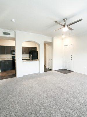 Spacious unit nestled in a scenic, quiet spot of the property. Minutes from SoCo, South Lamar, and South First, and 15 to Downtown.