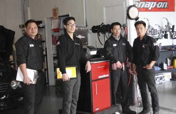 The staffs of Quick Smog Check Center