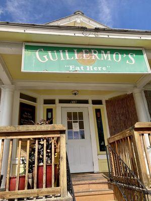 Guillermo's entrance to the restaurant