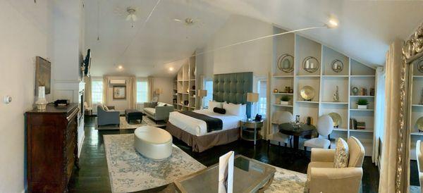 Grand Laurel Suite